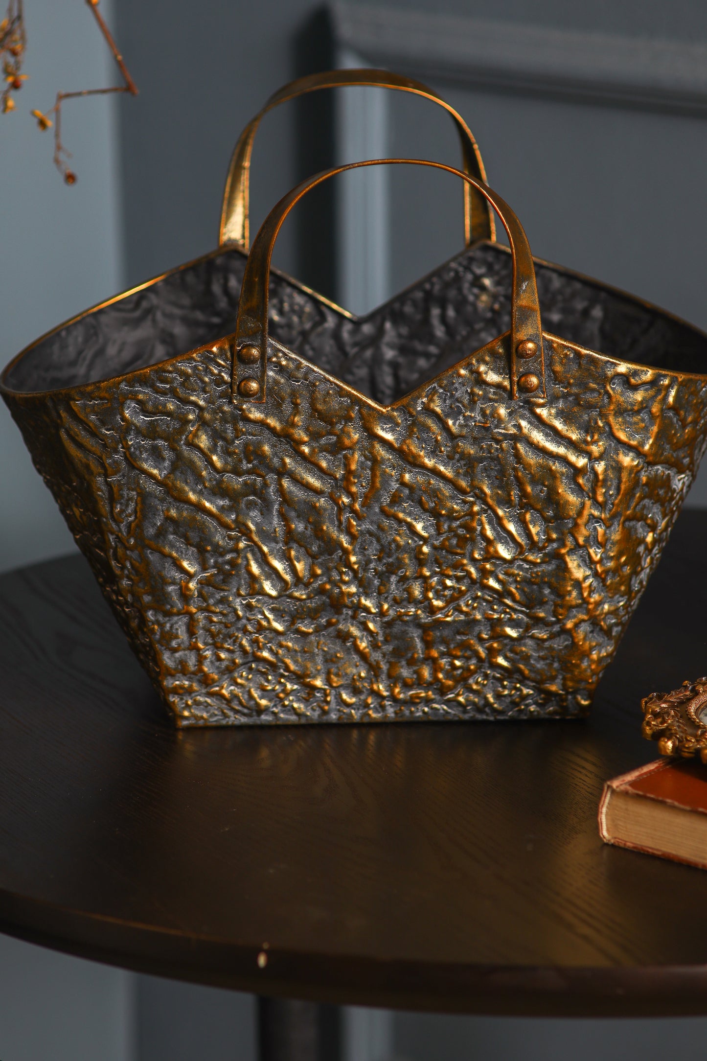 Antique Gold Textured Metal Basket Vase – Rustic Floral Home Décor Basket