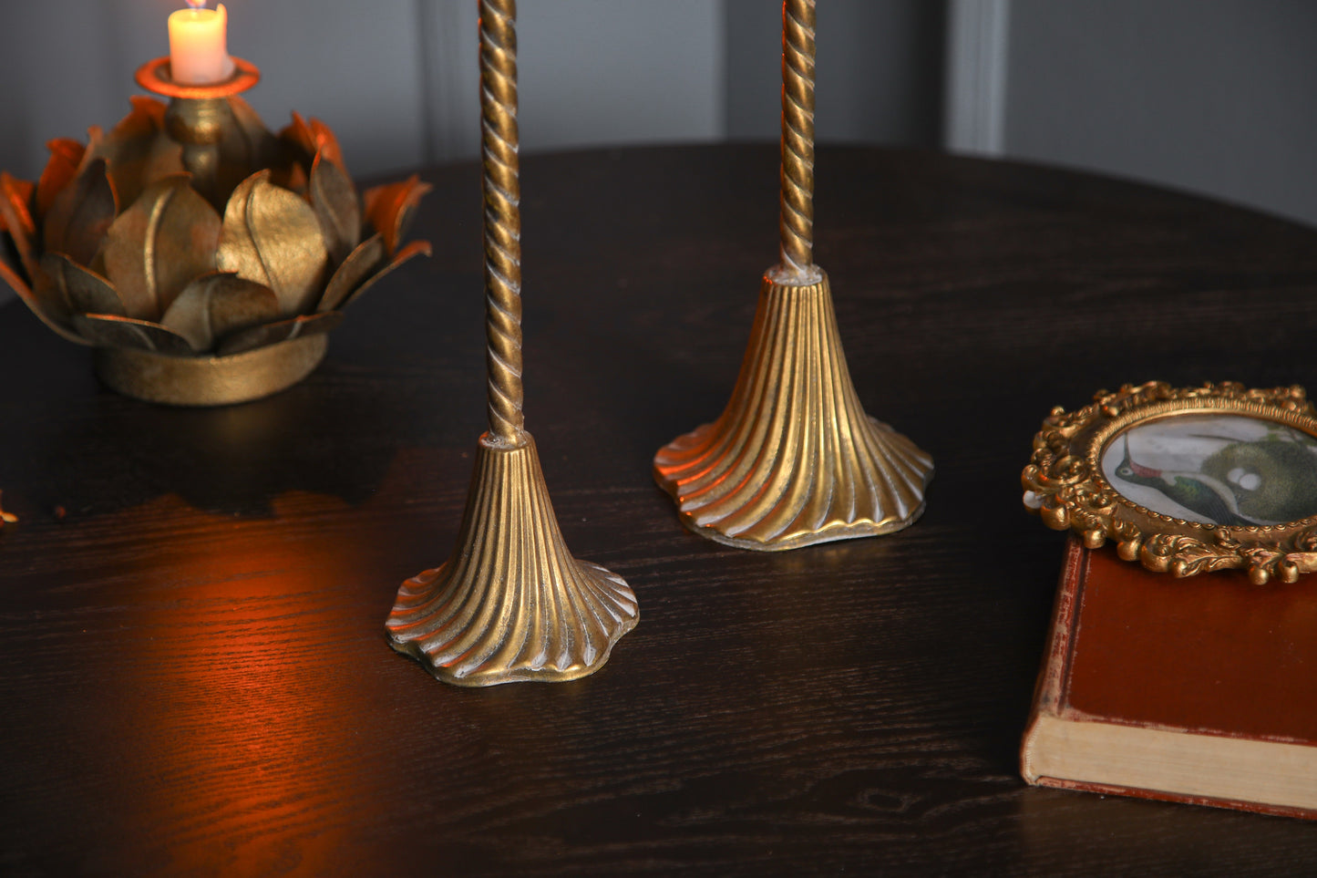 Antique Gold Spiral Taper Candle Holder – Elegant Fluted Metal Candle Stands