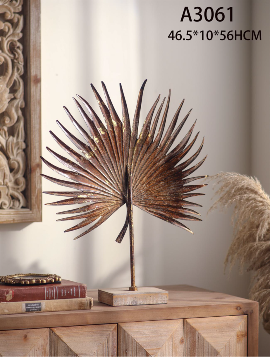 Rustic Palm Leaf Metal Sculpture – Vintage Statement Table Accent