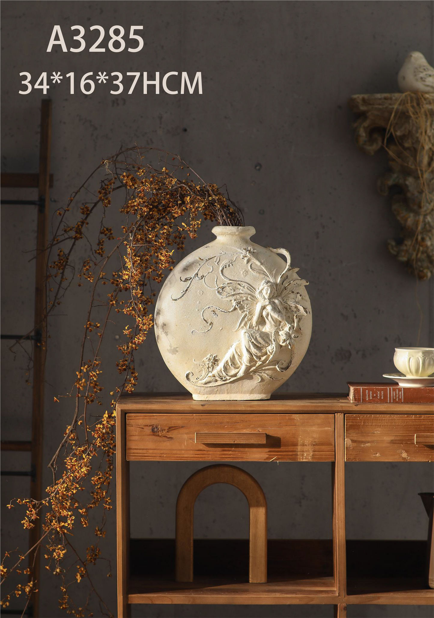 Elysia Rustic Vase – Vintage Sculpted Floral Statement Piece